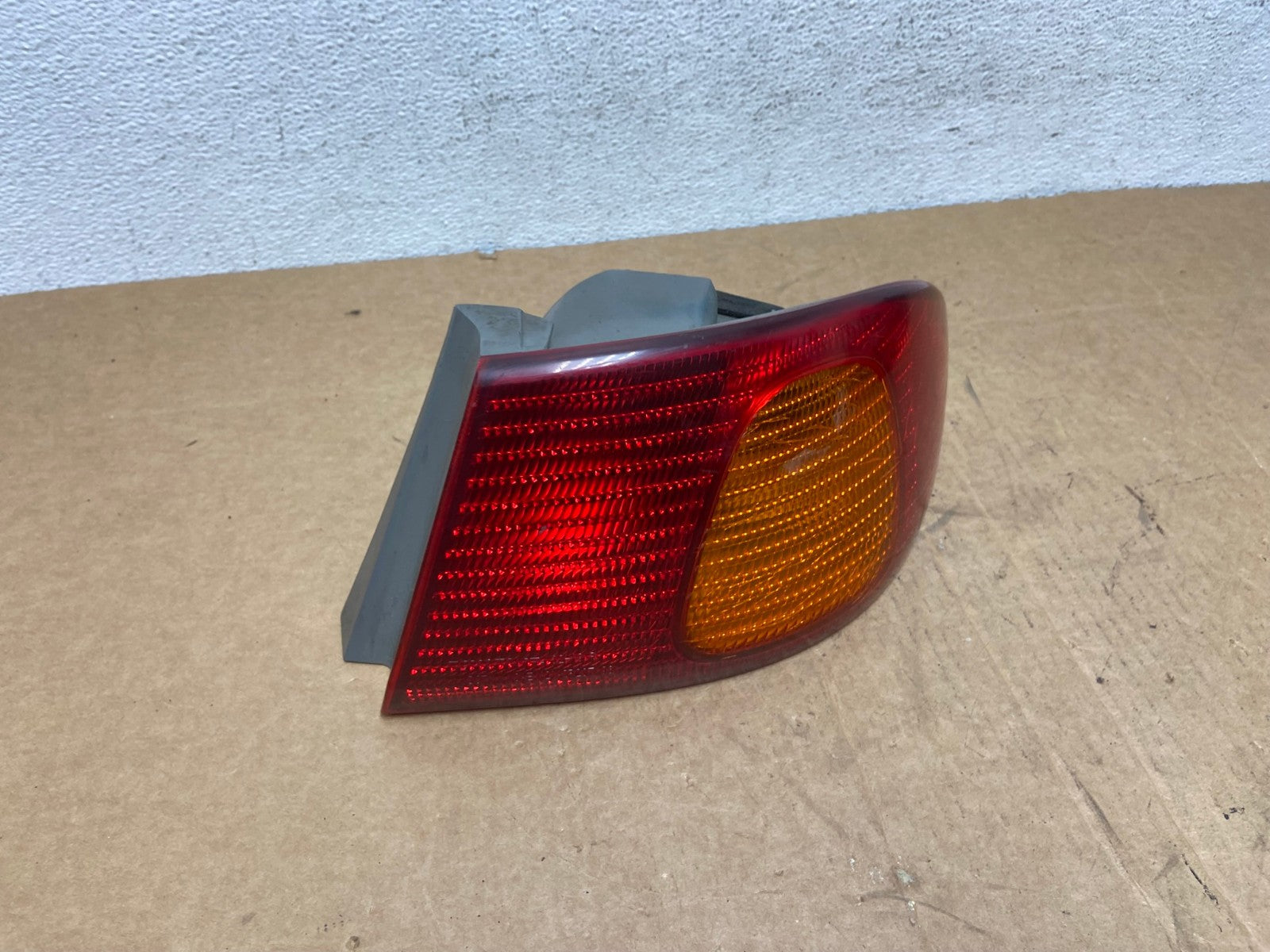 1998 1999 2000 Toyota Corolla Right Passenger Side Tail light AD6094 LK2