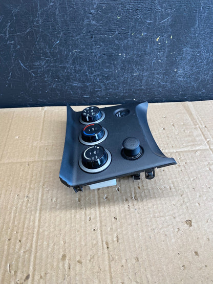 2011 to 2015 Nissan Rogue Heater Temperature AC Climate Control AC9517 DG1
