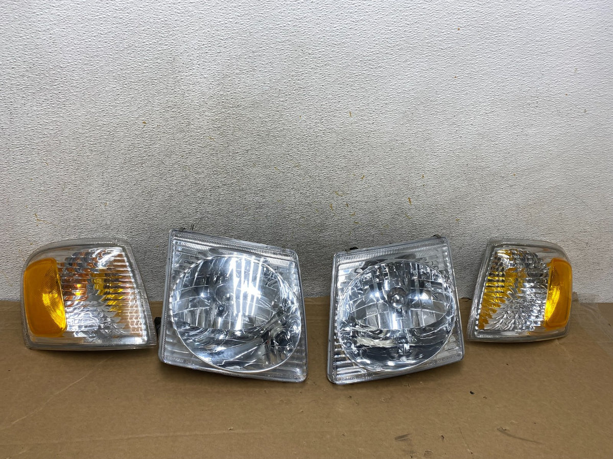 2001-2005 Ford Explorer Sport Trac Left+Right Turn Signal Headlight AH8246 DG0