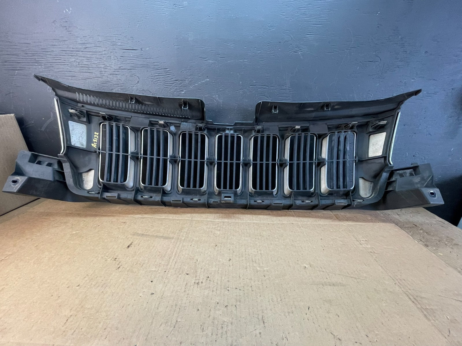 2011 to 2013 Jeep Grand Cherokee Front Upper Grill Grille ac5132 DG4