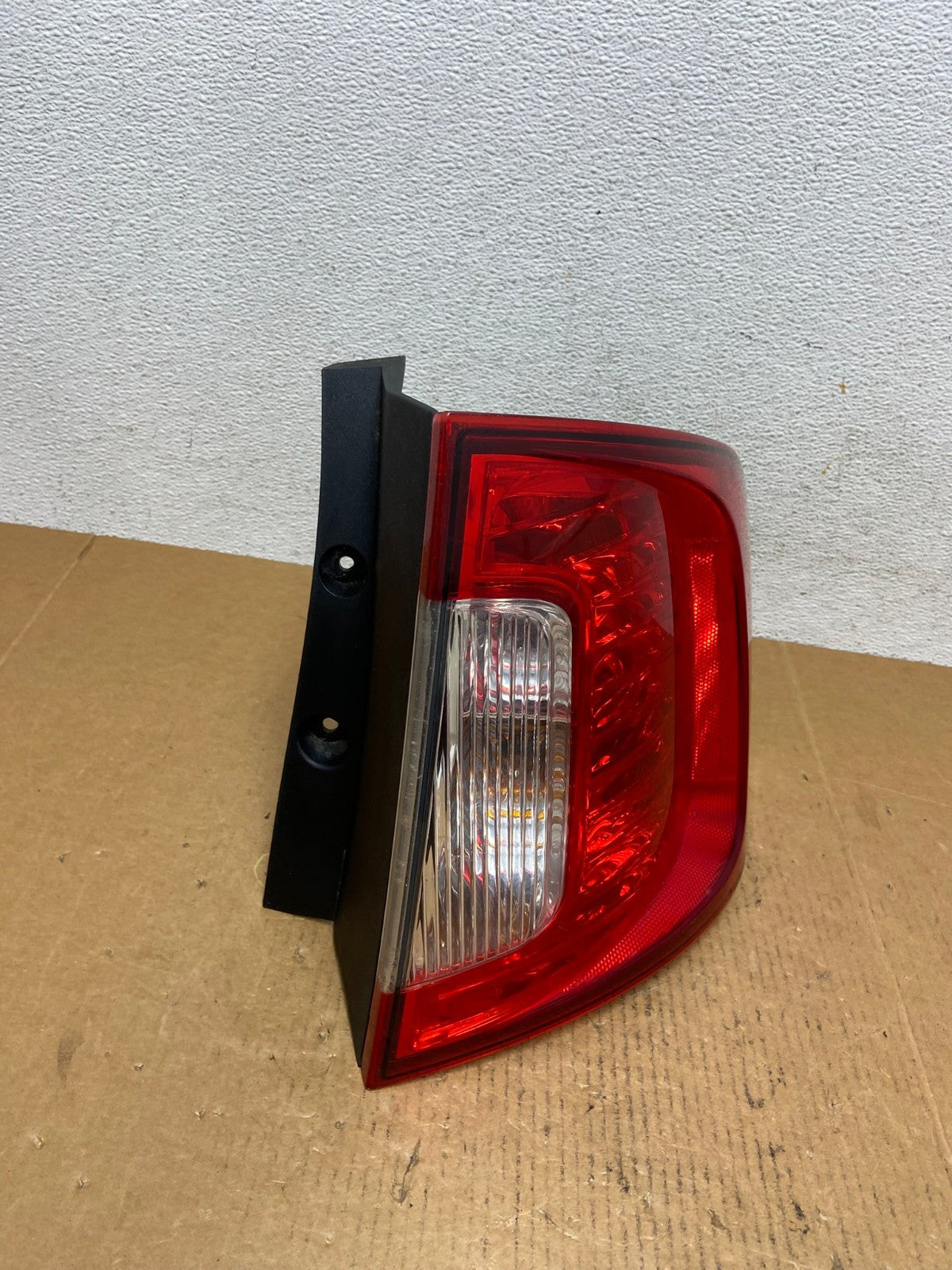 2011 2012 2013 2014 Ford Edge Right Passenger RH Side Tail light AD9349 LK2