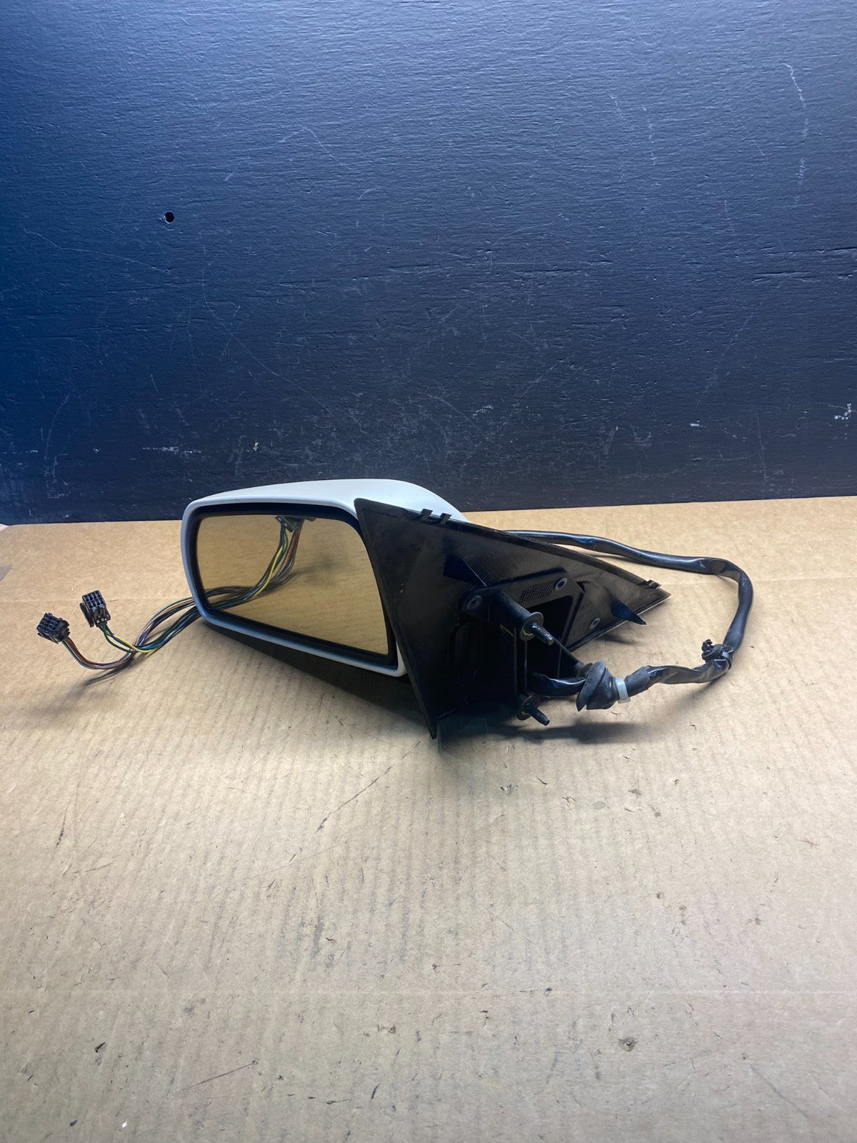 2005 to 2011 Cadillac STS Left Driver LH View Door Mirror AC2867 DW6