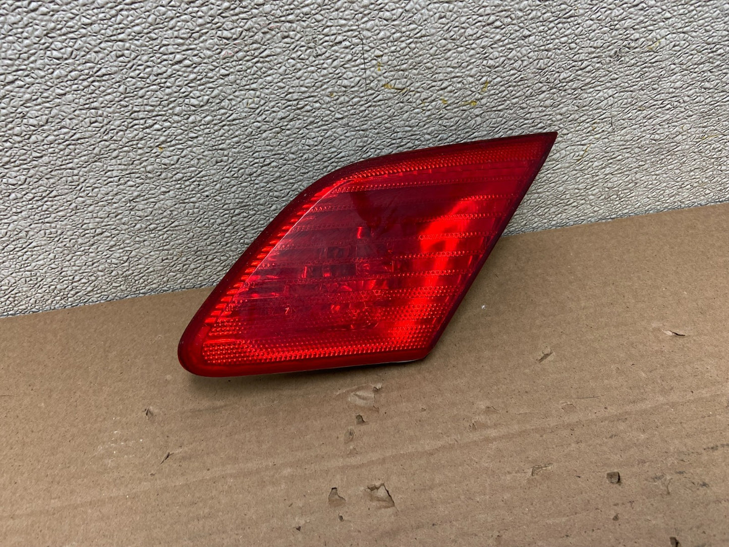 2003 to 2004 Toyota Avalon Right Passenger RH Inner Tail Light OEM AB1036 LK0