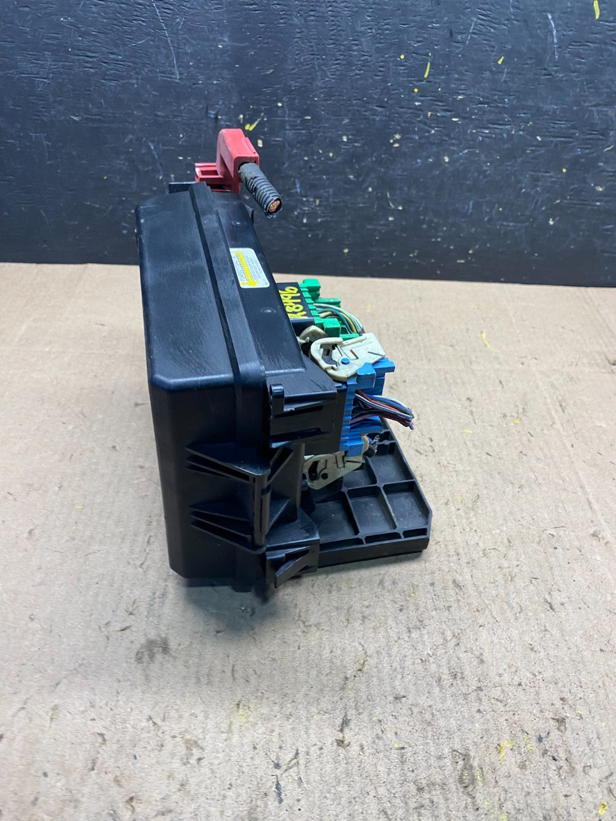 2008 Chrysler 300 Charger Totally Integrated Power Module Fuse Box TIPM R8496 DG3
