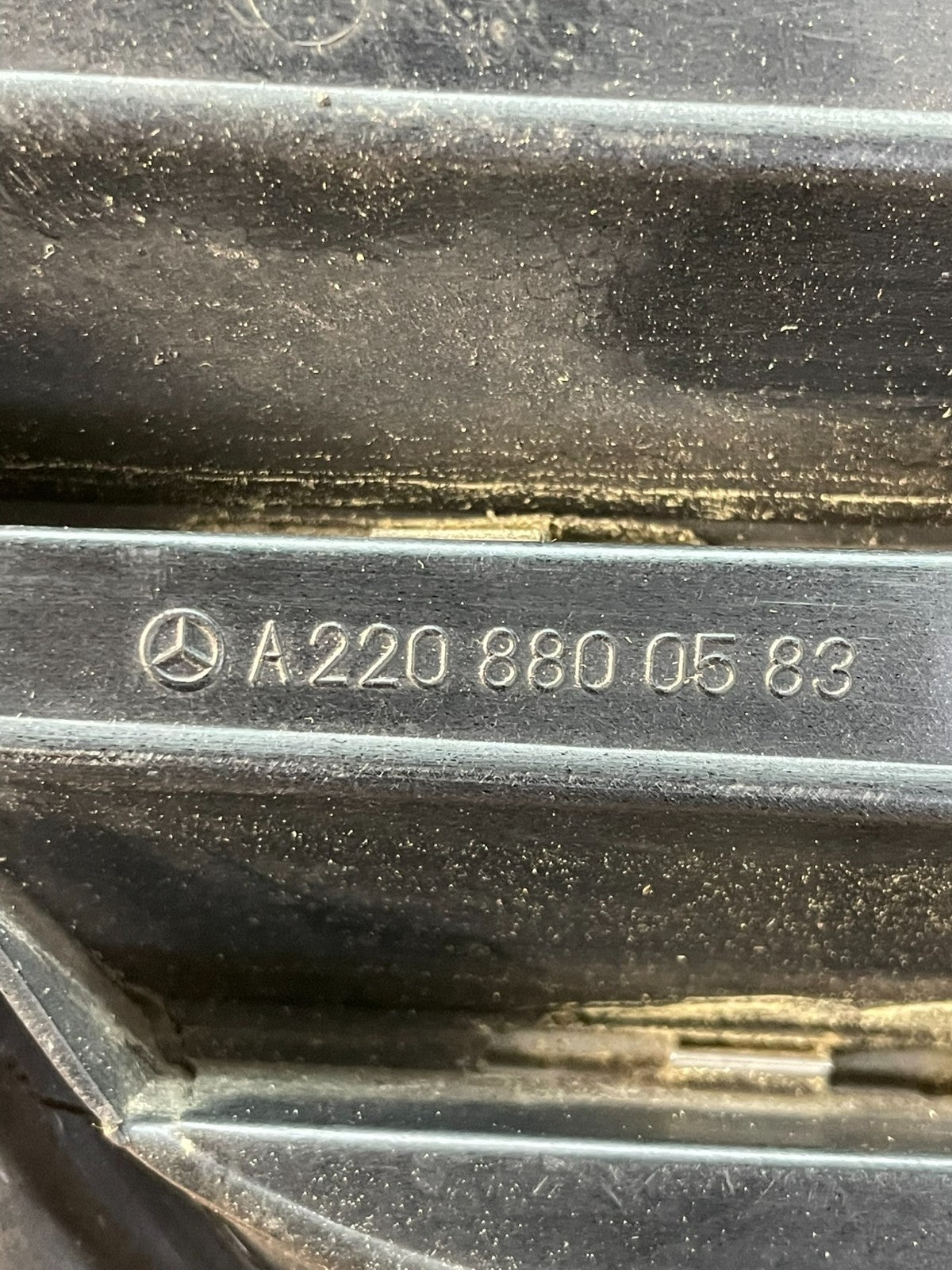 2003 to 2006 Mercedes Benz S-Class Front Grille AD8374 DG4