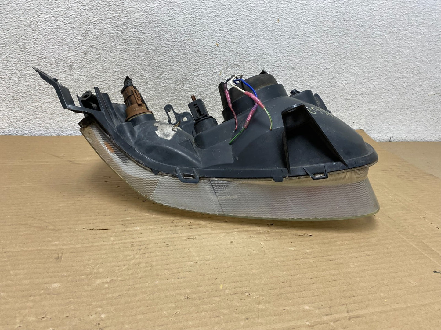 2001 - 2004 Ford Escape Left Driver LH Halogen Headlight AG8926 DW6