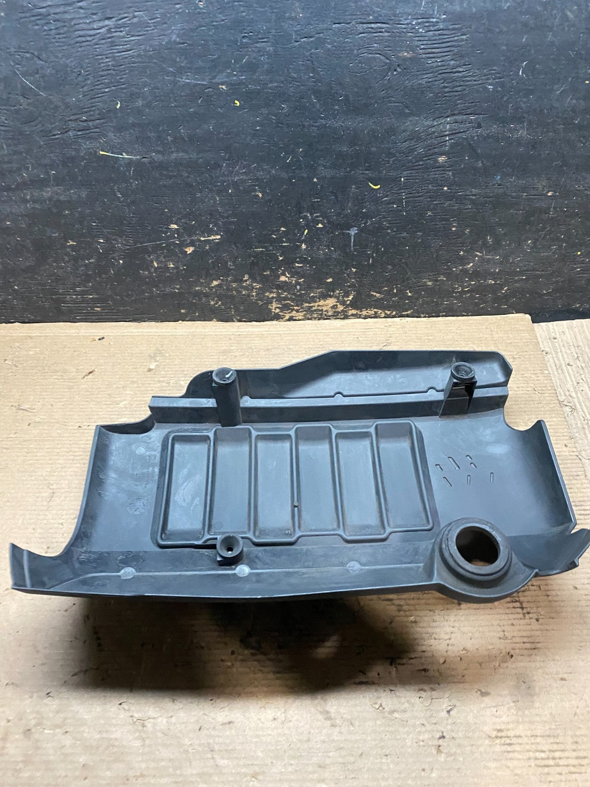 2007 to 2008 GMC Acadia 3.6L VVT Engine Cover Shield OEM V9638 DG5