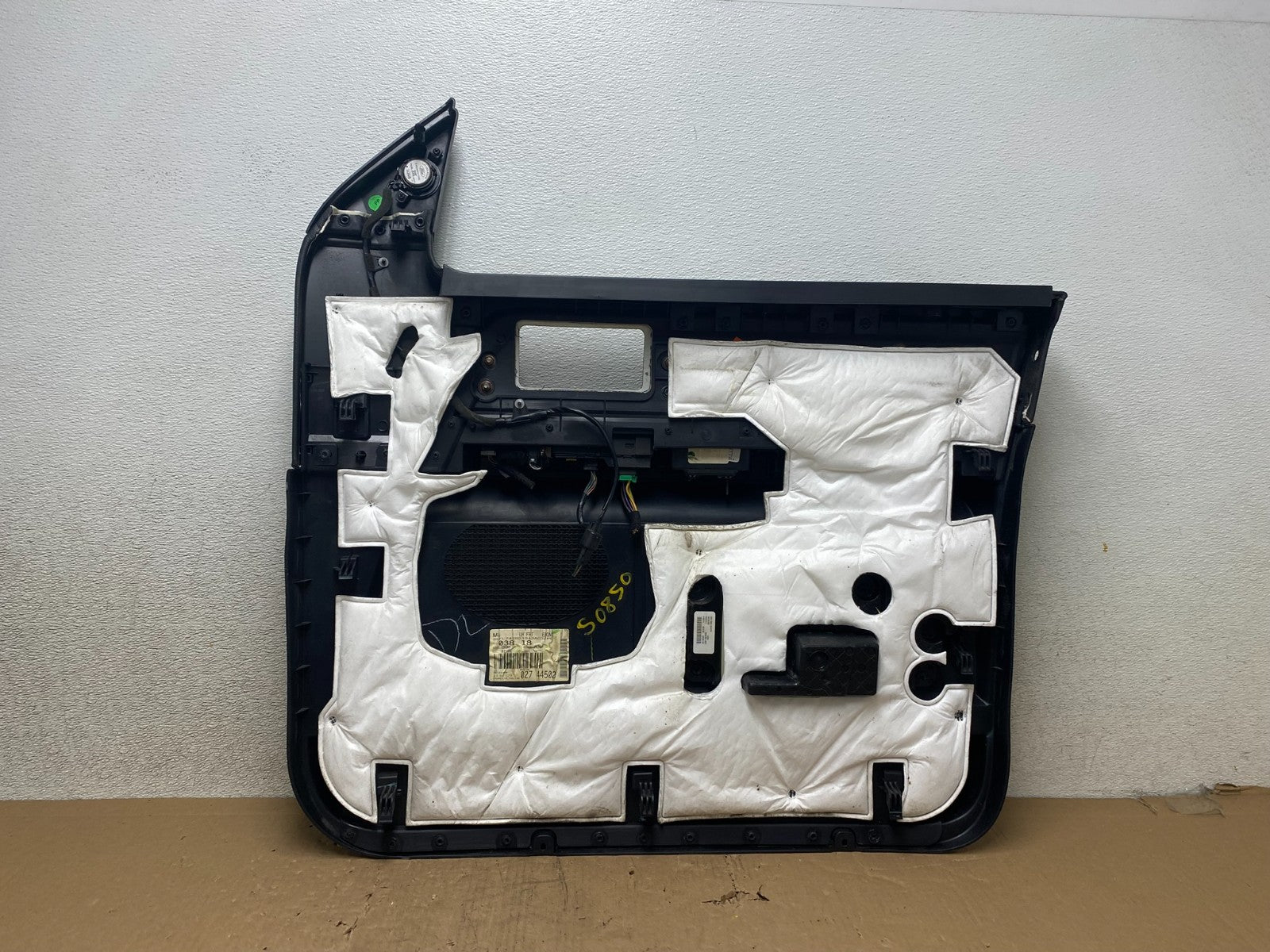 2007-2015 Lincoln Navigator Left Front Door Panel OEM S0850 DG6