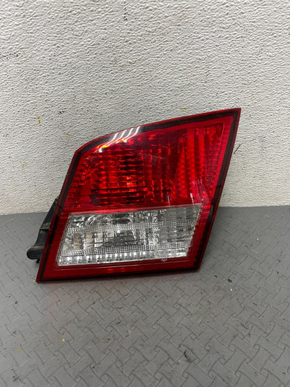 2002-2004 Infiniti i35 Inner Light Right Passenger RH Tail Light OEM A9137 DG10