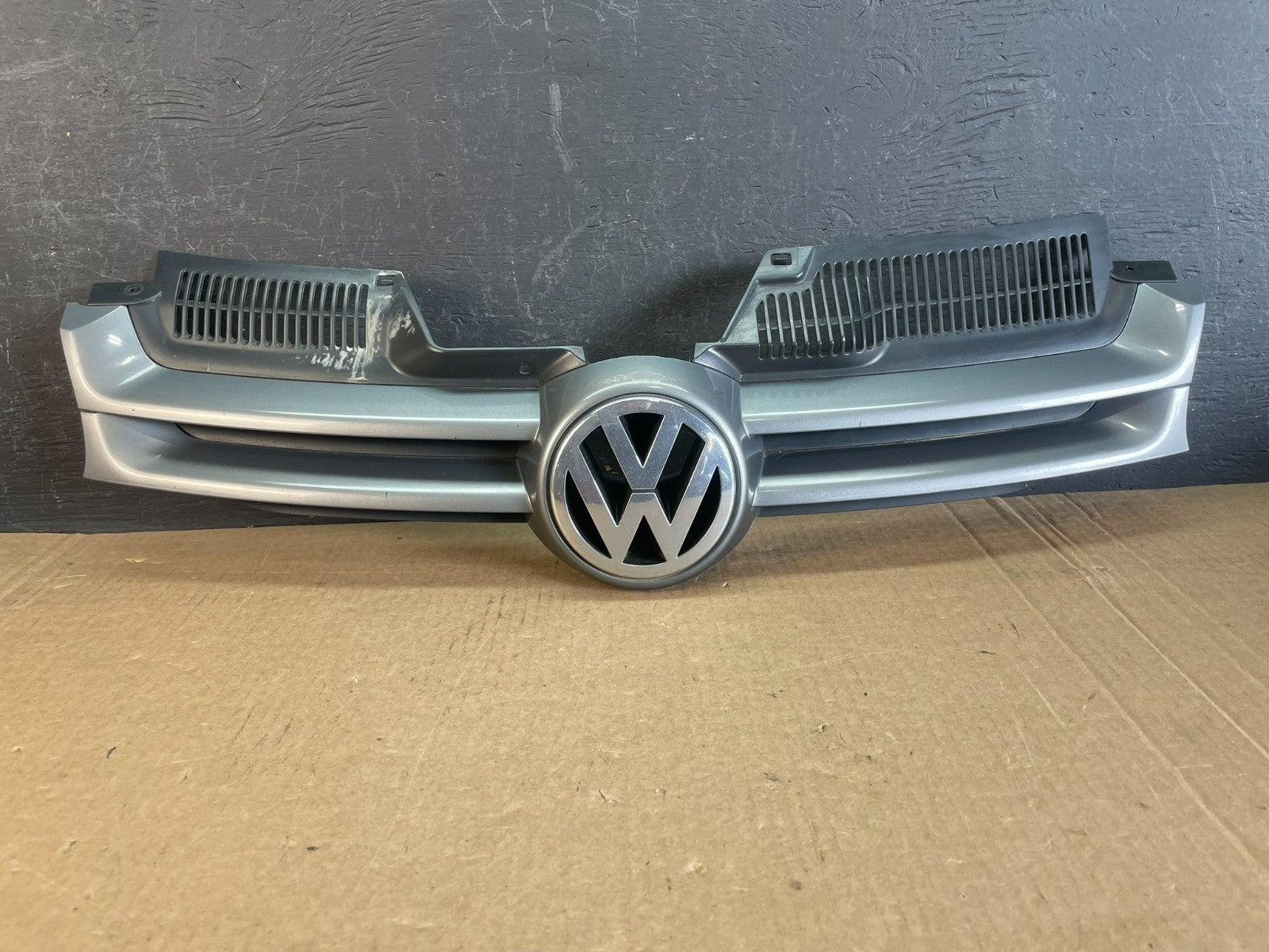 2004 to 2009 Volkswagen Golf MK5 Front Bumper Grill Grille 1k0853655 AD0209 DG0