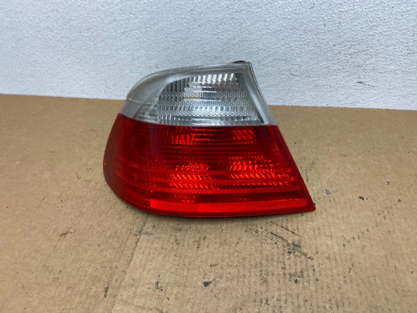 2002 -  2005 BMW 3 E46 Series Coupe Left Driver Side Lh Tail Light AC3196 DG0