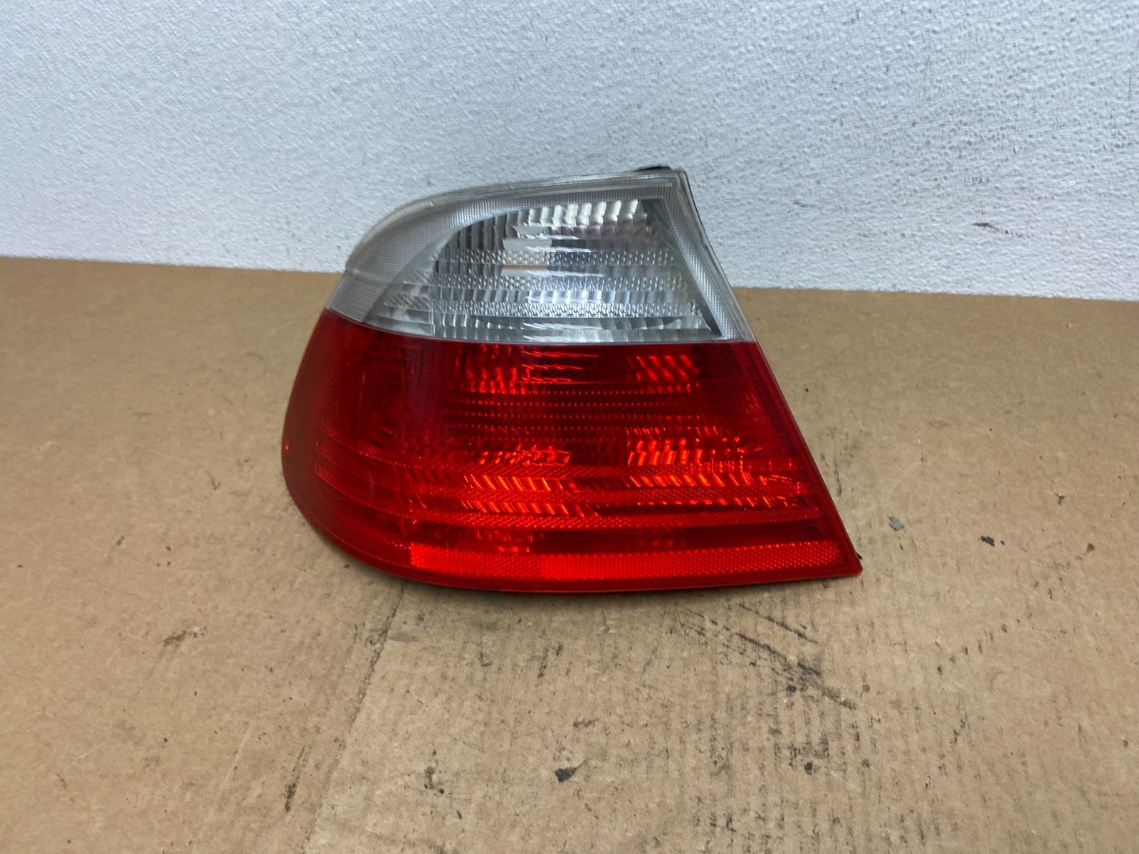 2002 -  2005 BMW 3 E46 Series Coupe Left Driver Side Lh Tail Light AC3196 DG0