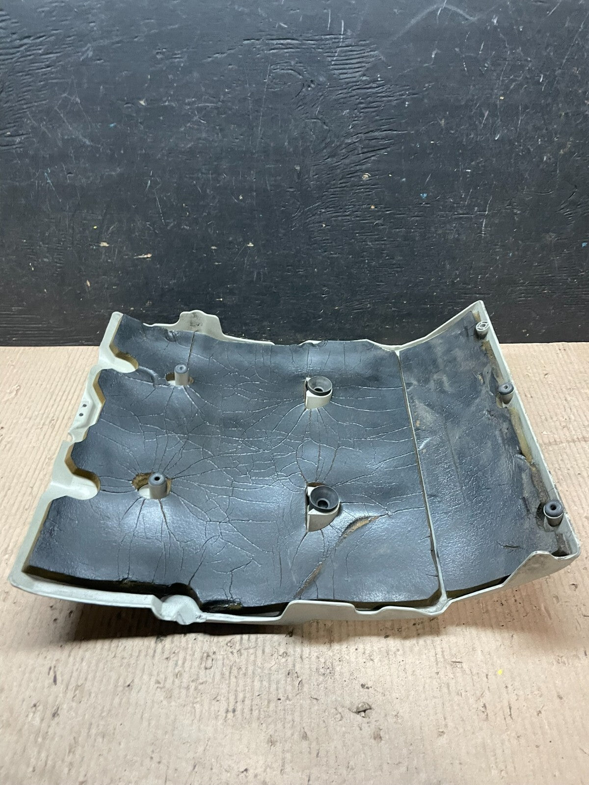 1997 to 2004 Cadillac Deville Seville Northstar Engine Motor Cover J3611 DG6