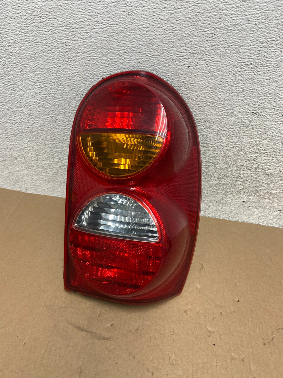 2002 2003 2004 Jeep Liberty Right Passenger Rh Side Tail Light AD6428 LK0
