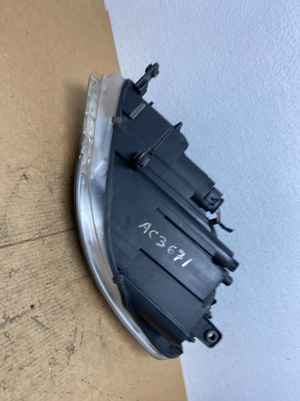 2009 to 2012 Volkswagen CC Right Passenger RH Headlight Halogen Oem AC3671 DW8