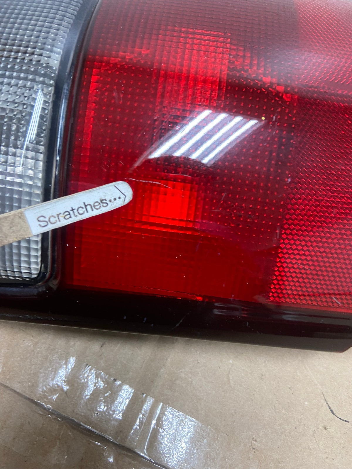 2000 - 2006 Chevrolet Suburban Tahoe Yukon Right Passenger Tail Light AE4925 LK3