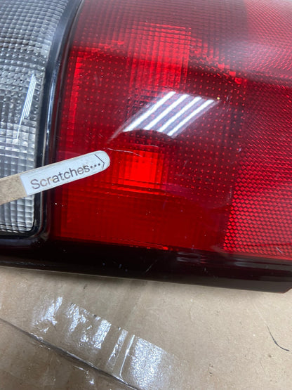 2000 - 2006 Chevrolet Suburban Tahoe Yukon Right Passenger Tail Light AE4925 LK3