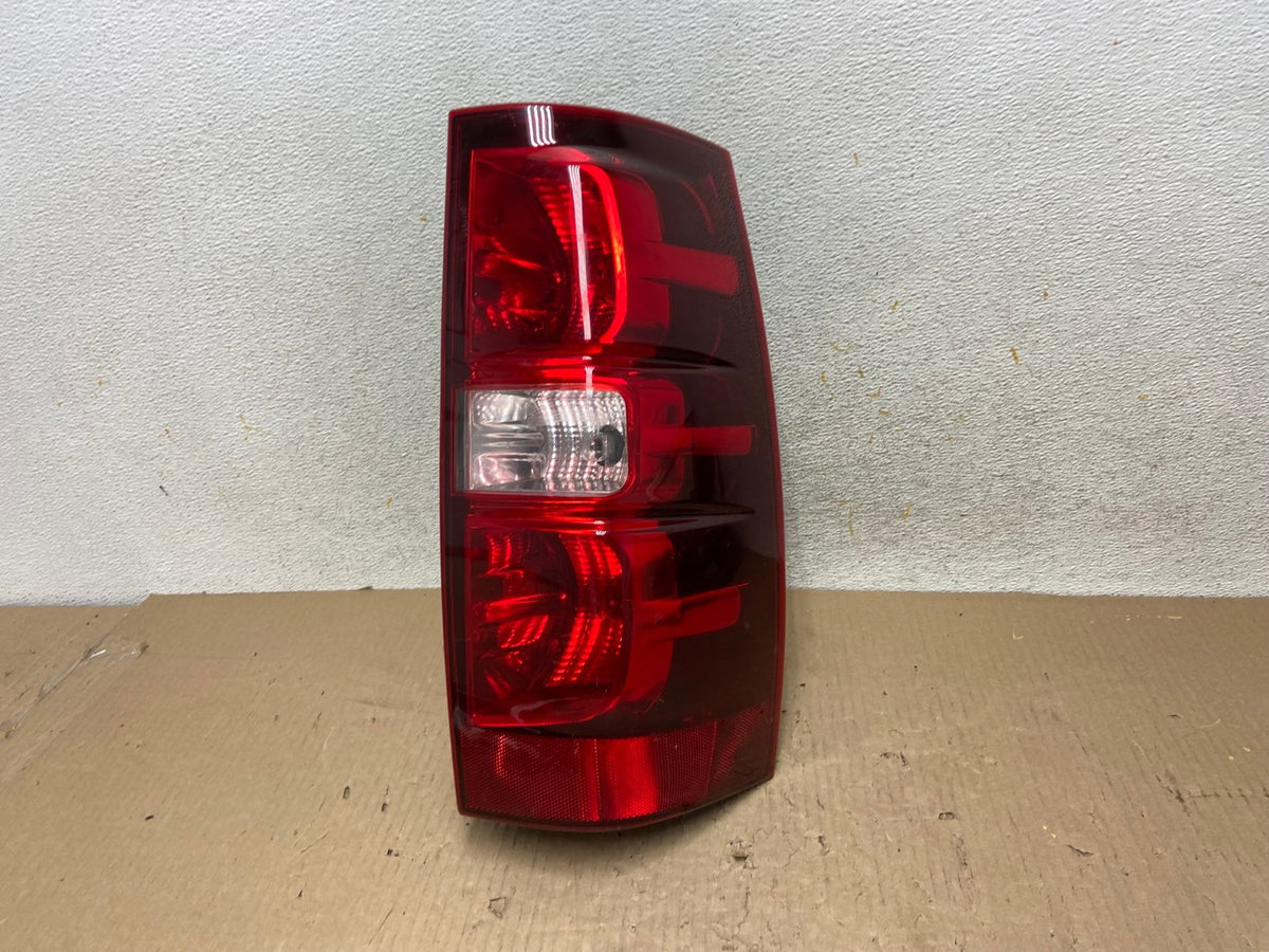 2008-2014 Chevrolet Tahoe Suburban Right Passenger Rh Tail Light AH5956 LK0