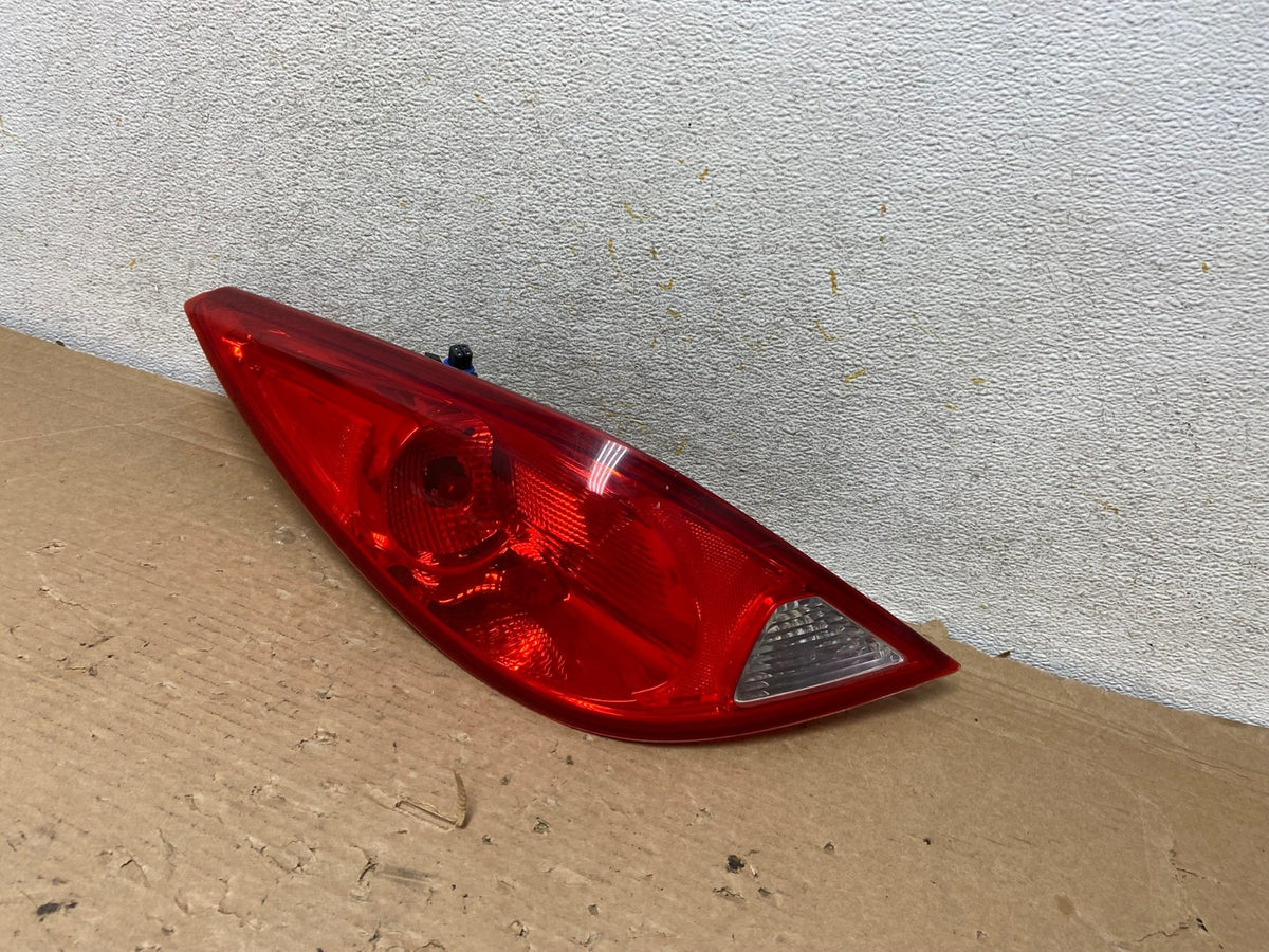 2006 - 2009 Pontiac G6 Coupe Left Driver LH Side Tail Light AH8895 LK2