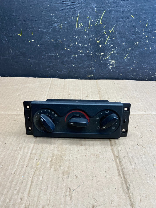 International Navistar 4300 Climate Control Heater Fan Panel AA7900 DG0