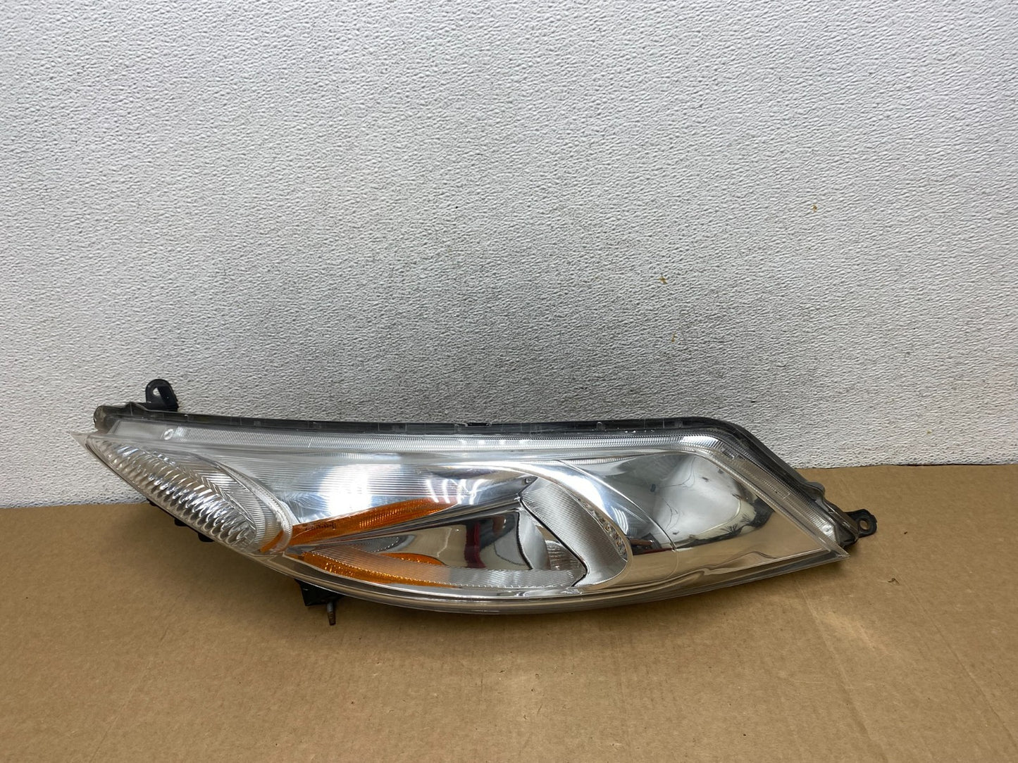 2011-2014 Nissan Juke Turn Signal Headlight Left Driver LH Halogen AG1977 DW0