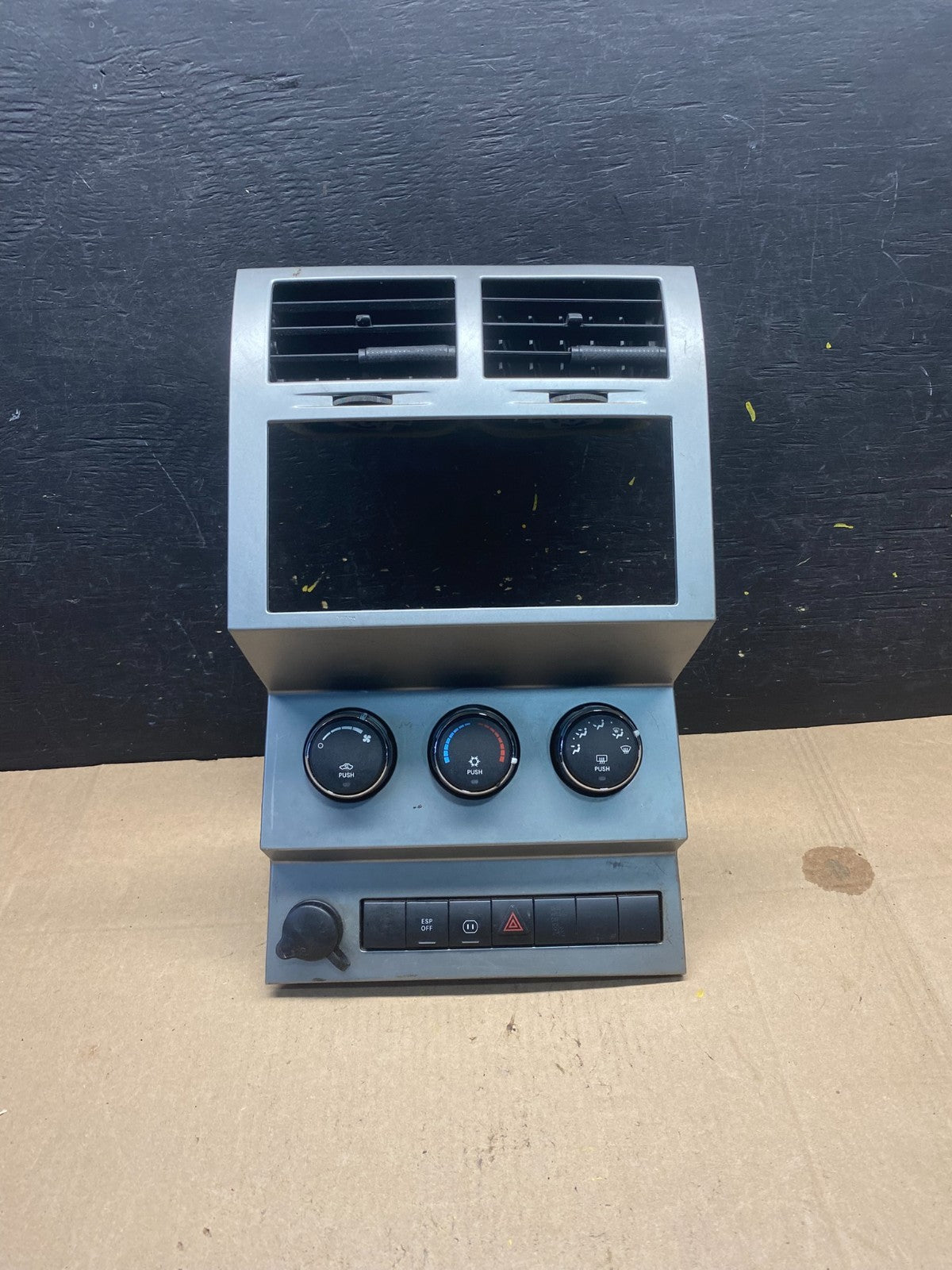 2007 to 2012 Dodge Nitro Dash Climate Temperature Control Radio Bezel R6394 DG0
