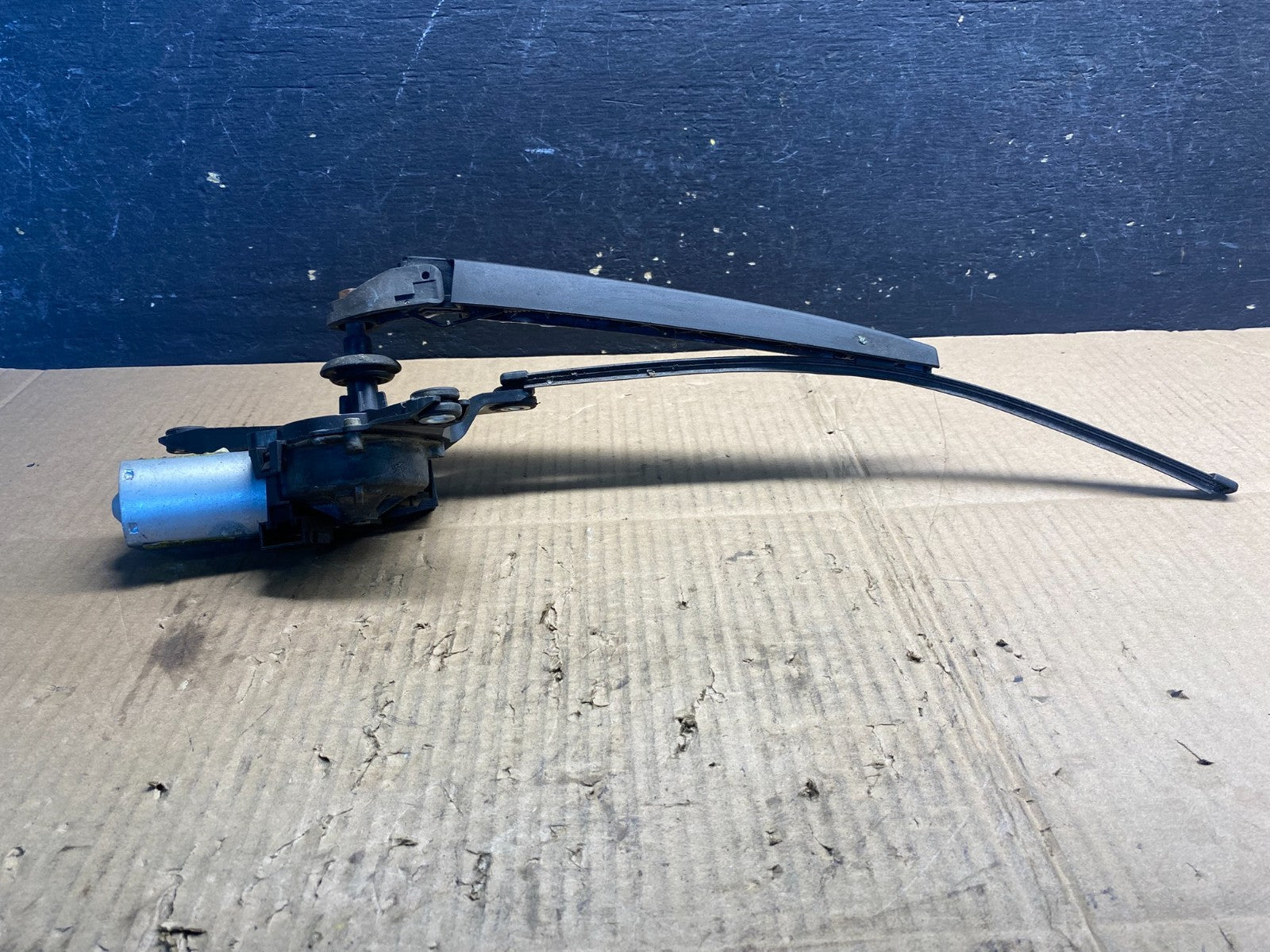2007 to 2013 BMW X5 E70 Rear Windshield Wiper Motor OEM AA7503 DG1