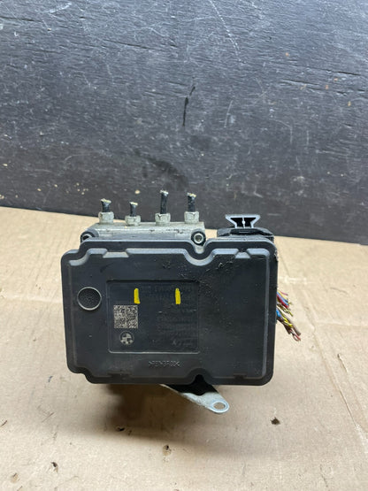 2006 BMW 325i ABS Anti-Lock Brake Pump 6774930-01 OEM R1777 DG4