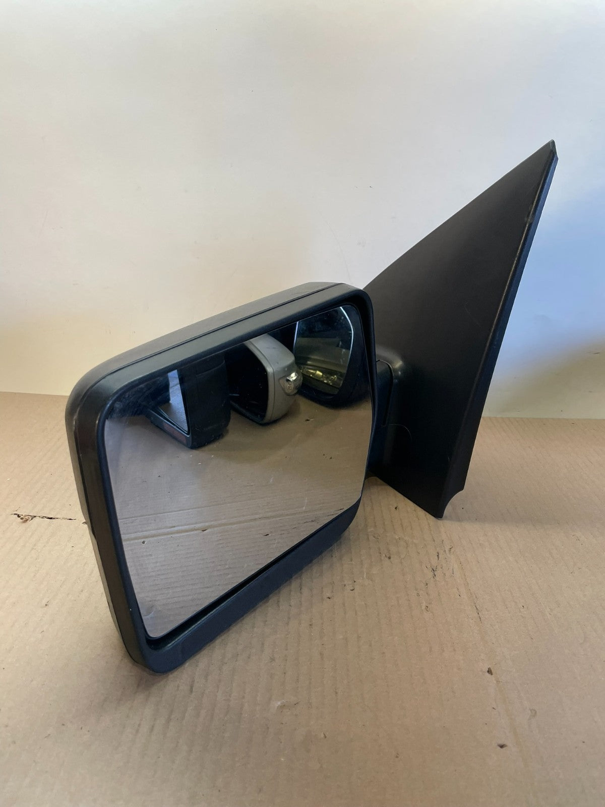 2004 to 2008 Ford F150 Left Driver LH Side View Door Mirror AJ0833 DG2