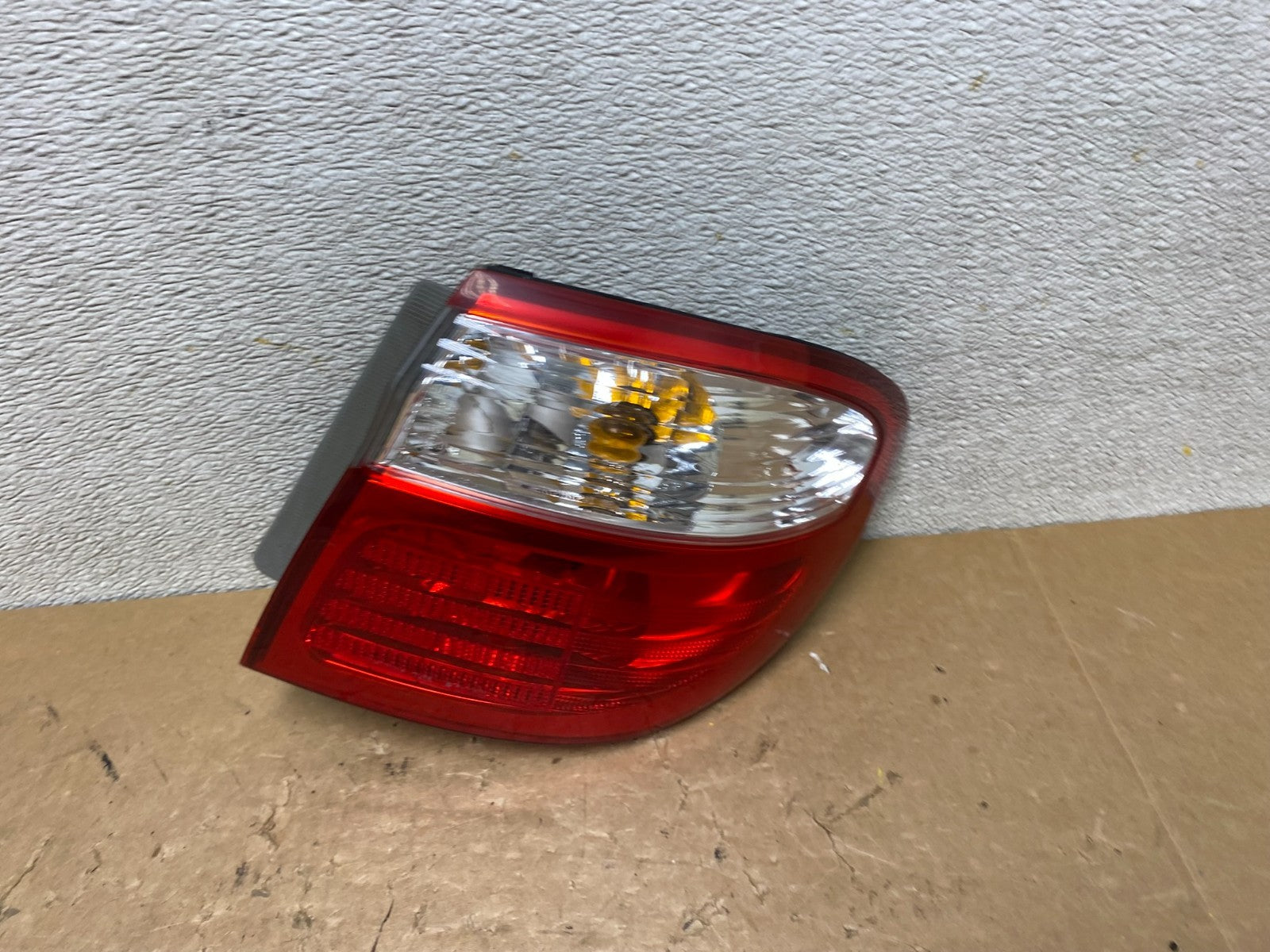 2000 - 2001 Infiniti i30 Right Passenger Rh Side Tail Light Oem V6121 DW0
