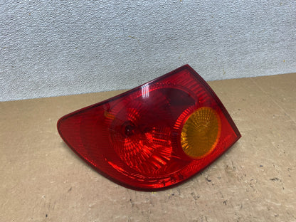 2003 to 2005 Toyota Corolla Left Driver Lh Side Tail Light V5182 DW0