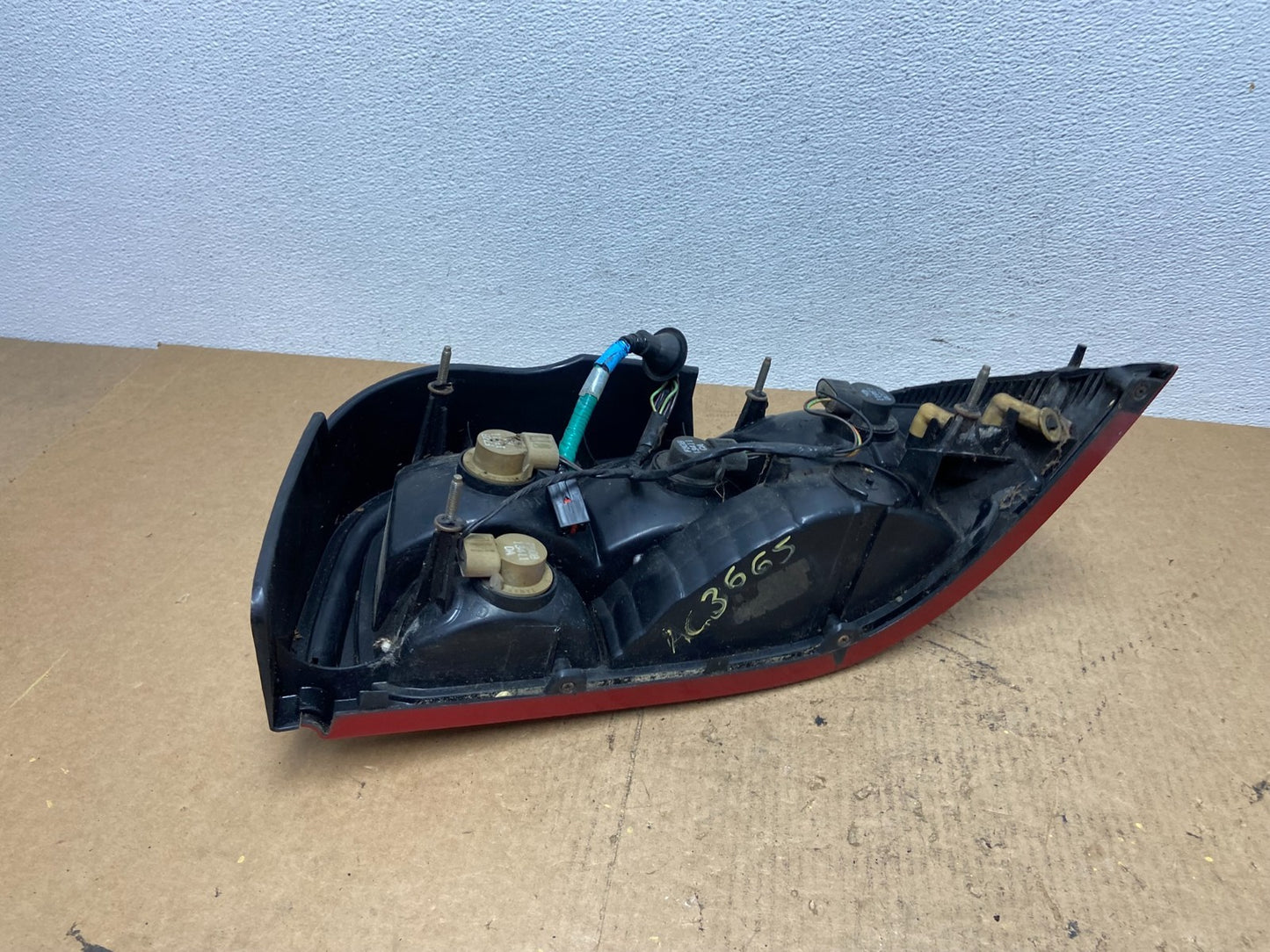 1996 1997 1998 Ford Mustang Left Driver LH Side Tail Light Oem AC3665 DW6
