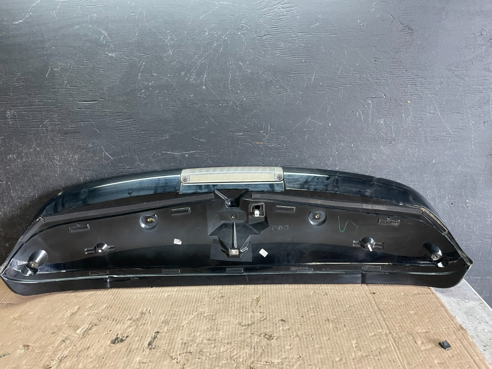 2004-2009 Lexus RX330 RX350  Rear Trunk Tail Gate Lift Gate Spoiler OEM L9682 DG9