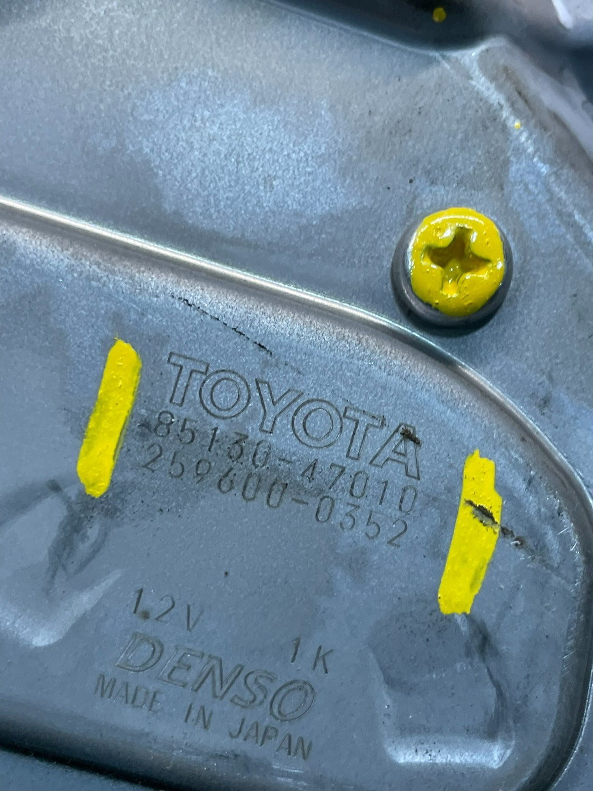 2004 to 2009 Toyota Prius Rear Wiper Windshield Motor V9197 DG6
