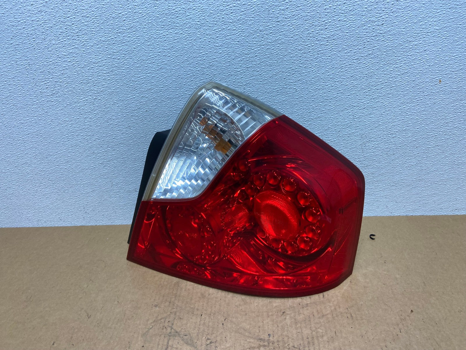 2006 2007 Infiniti M35 M35X M45 Right Passenger Side Tail Light Oem AC2913 LK0