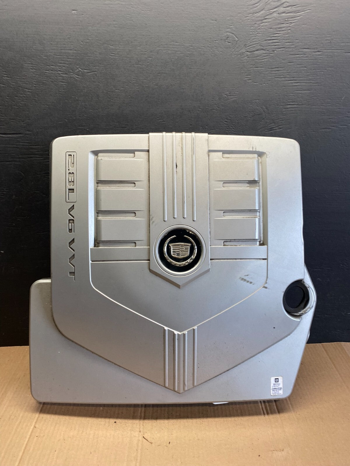 2004 to 2007  Cadillac CTS 3.6L Plastic Engine Cover Shield D2578 OEM DG10