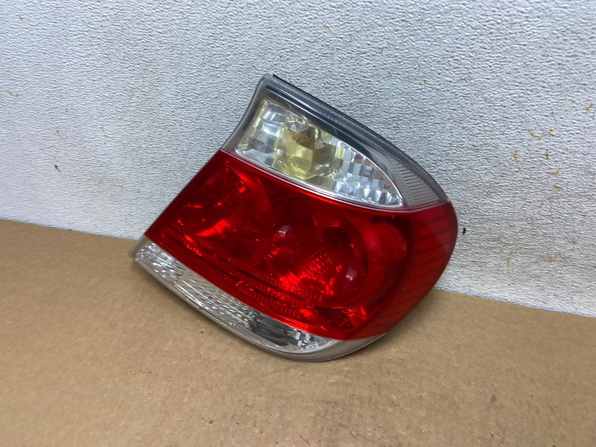 2005 to 2006 Toyota Camry Tail Light Right Passenger Side AI3369 LK1