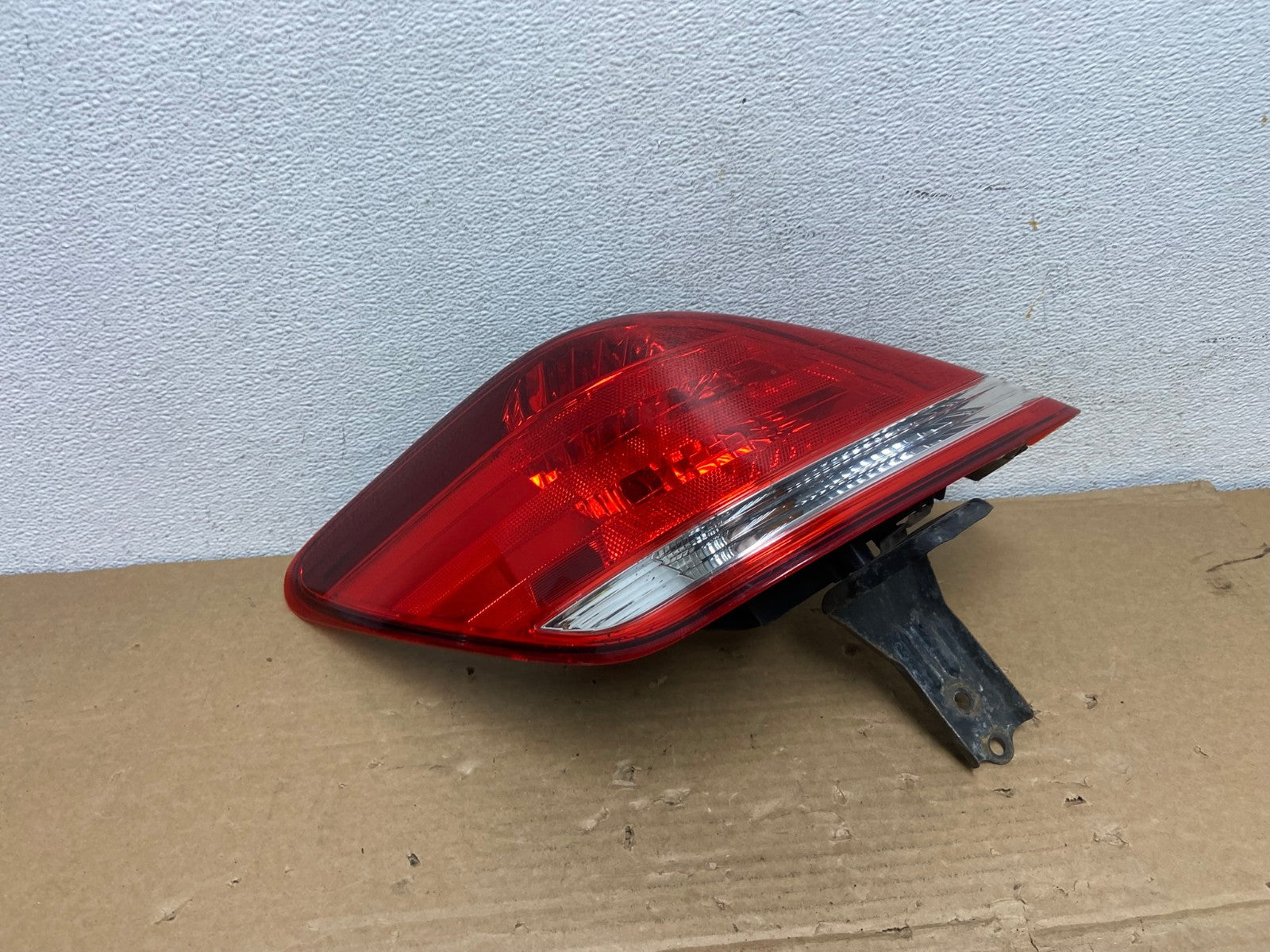 2005-2010 Toyota Avalon Left Driver Lh Side Tail Light AD3914 LK0