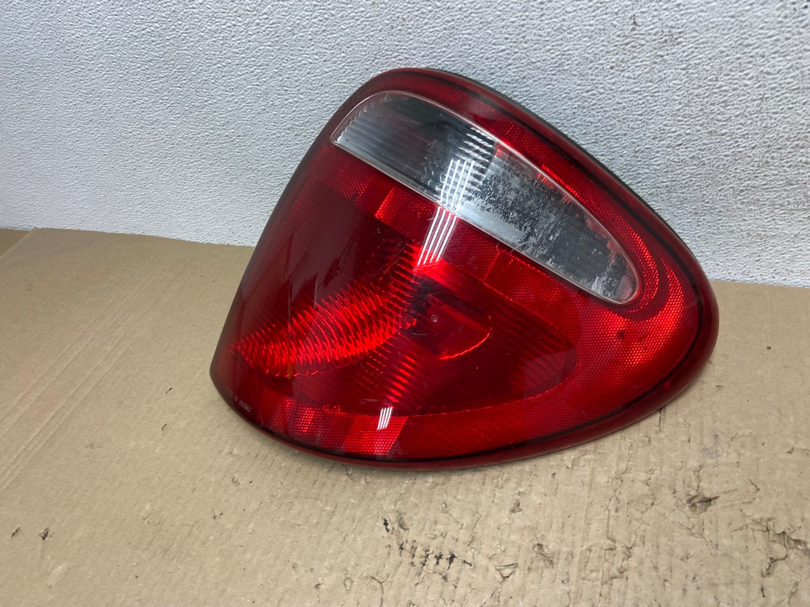 2004 - 2007 Dodge Grand Caravan Right Passenger Side Tail Light AF2888 LK1