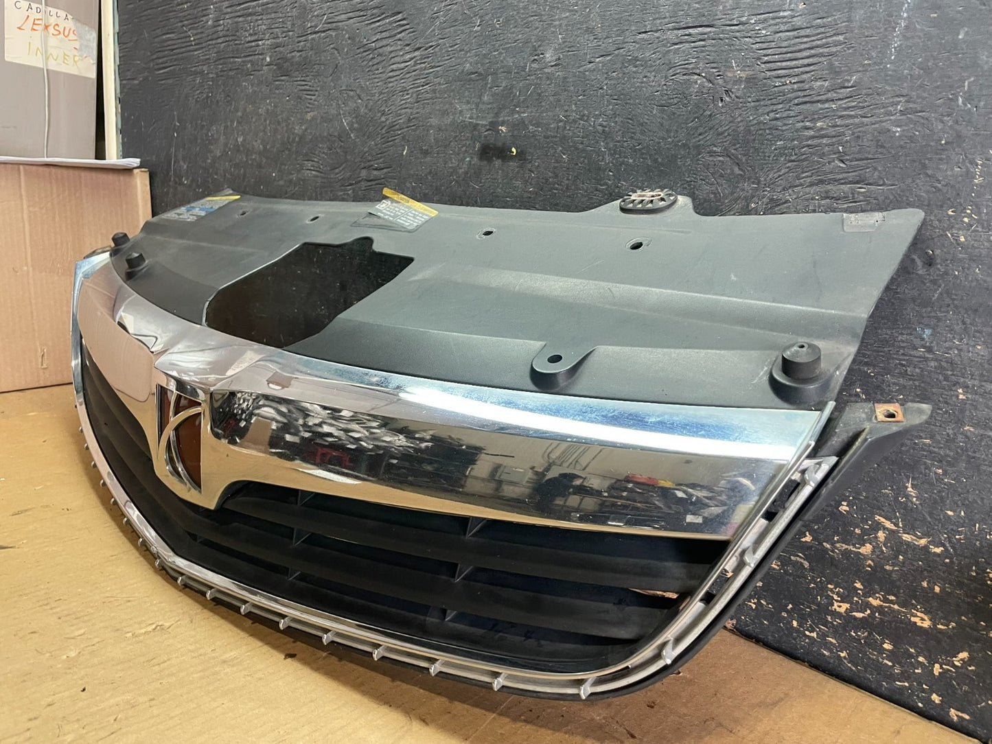 2008 2009 Saturn Aura Front Upper Grille Grill AA2280 DG1