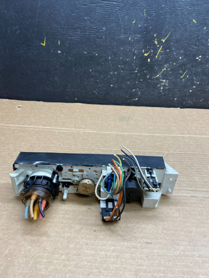 2001 - 2007 GMC Chevrolet Express 1500 Climate Control A/C W0221 DG3