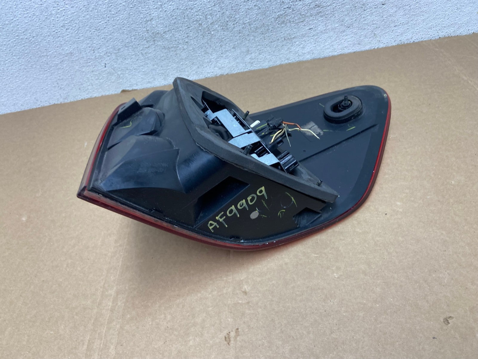 2009 to 2011 Mercedes ML350 ML-Class Left Driver Side LH Tail Light AF9909 LK5