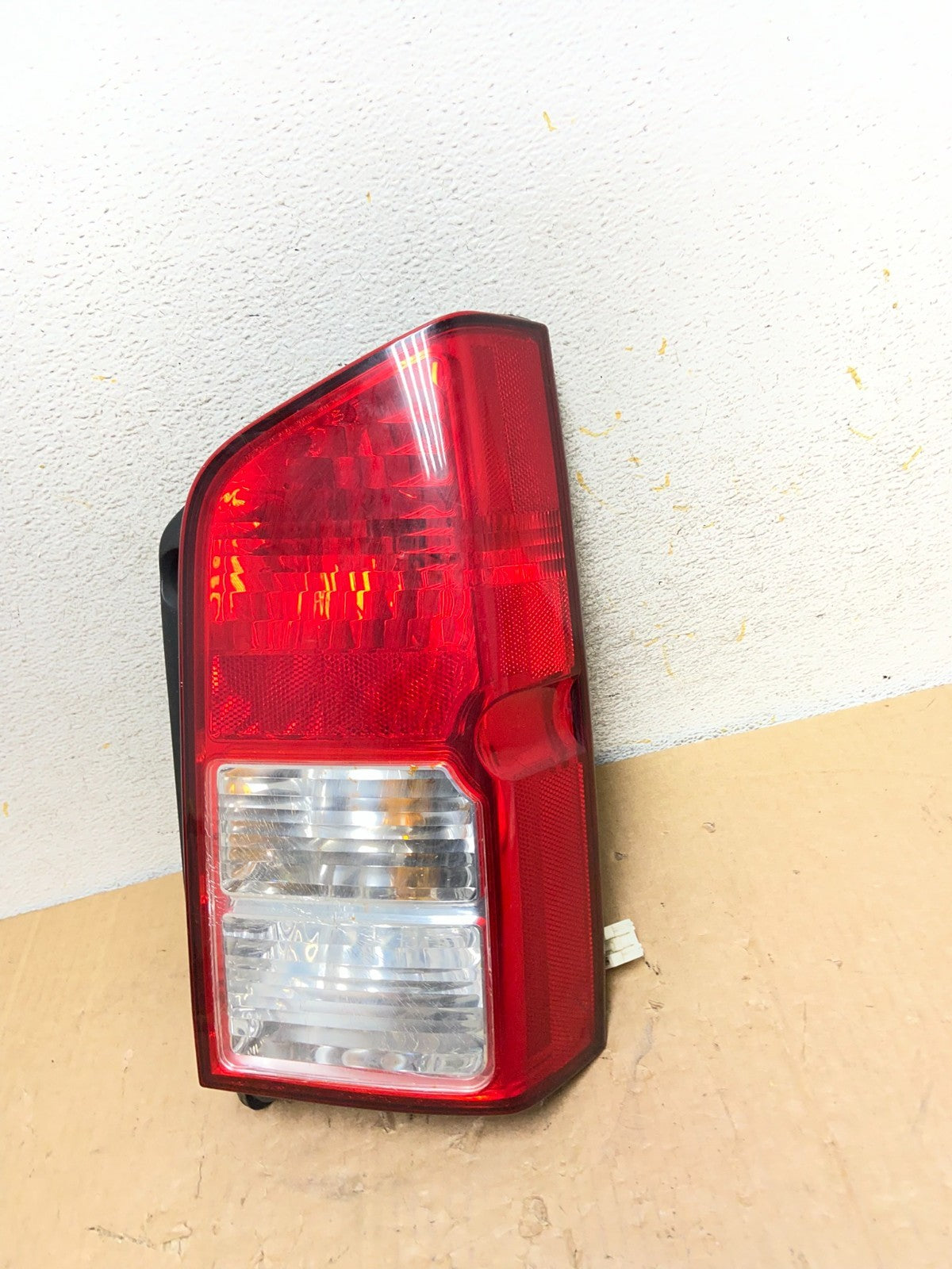 2005 to 2012 Nissan Pathfinder Right Passenger RH Side Tail Light AI9087 LK0