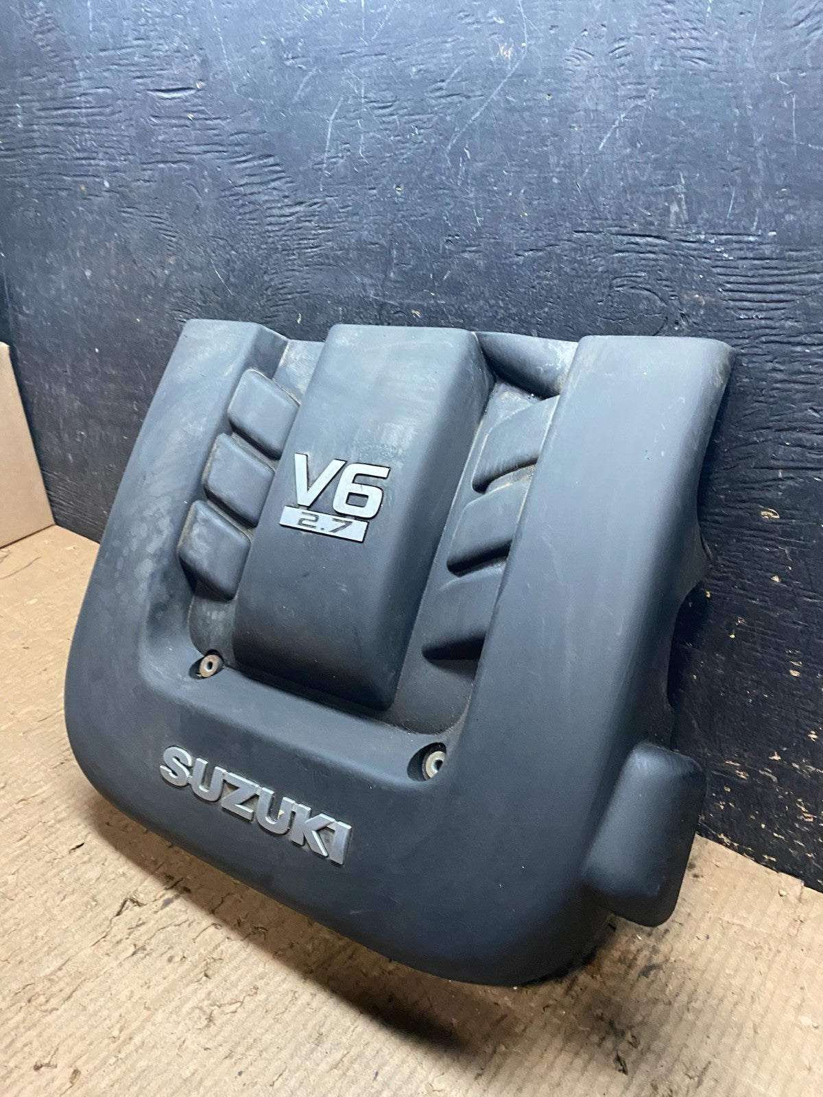 2006 2008 Suzuki Grand Vitara 2.7L Upper Top Engine Motor Dust Cover Y6679 DG2