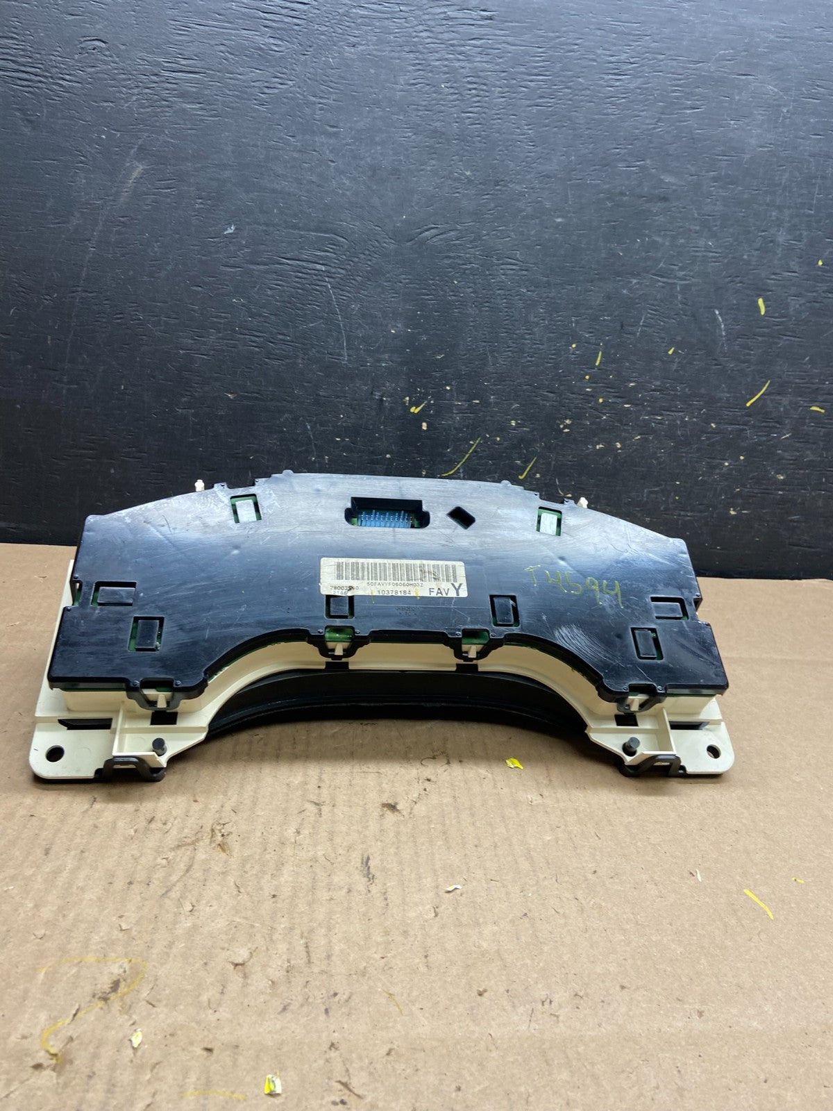 2004 to 2007 Chevrolet Express Speedometer Cluster Gauge OEM  T4594 DG5