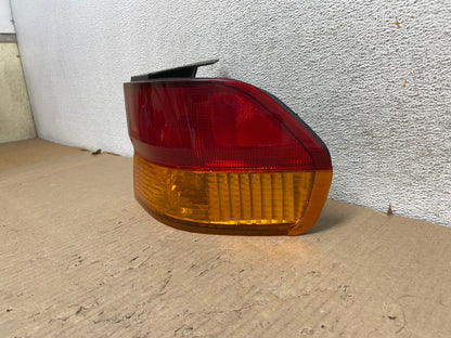 2002 2003 2004 Honda Odyssey Right Passenger Side Tail Light AG8035 LK2