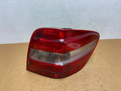 2006 - 2008 Mercedes ML 350 Ml-Class Right Passenger Tail Light AD9347 LK0