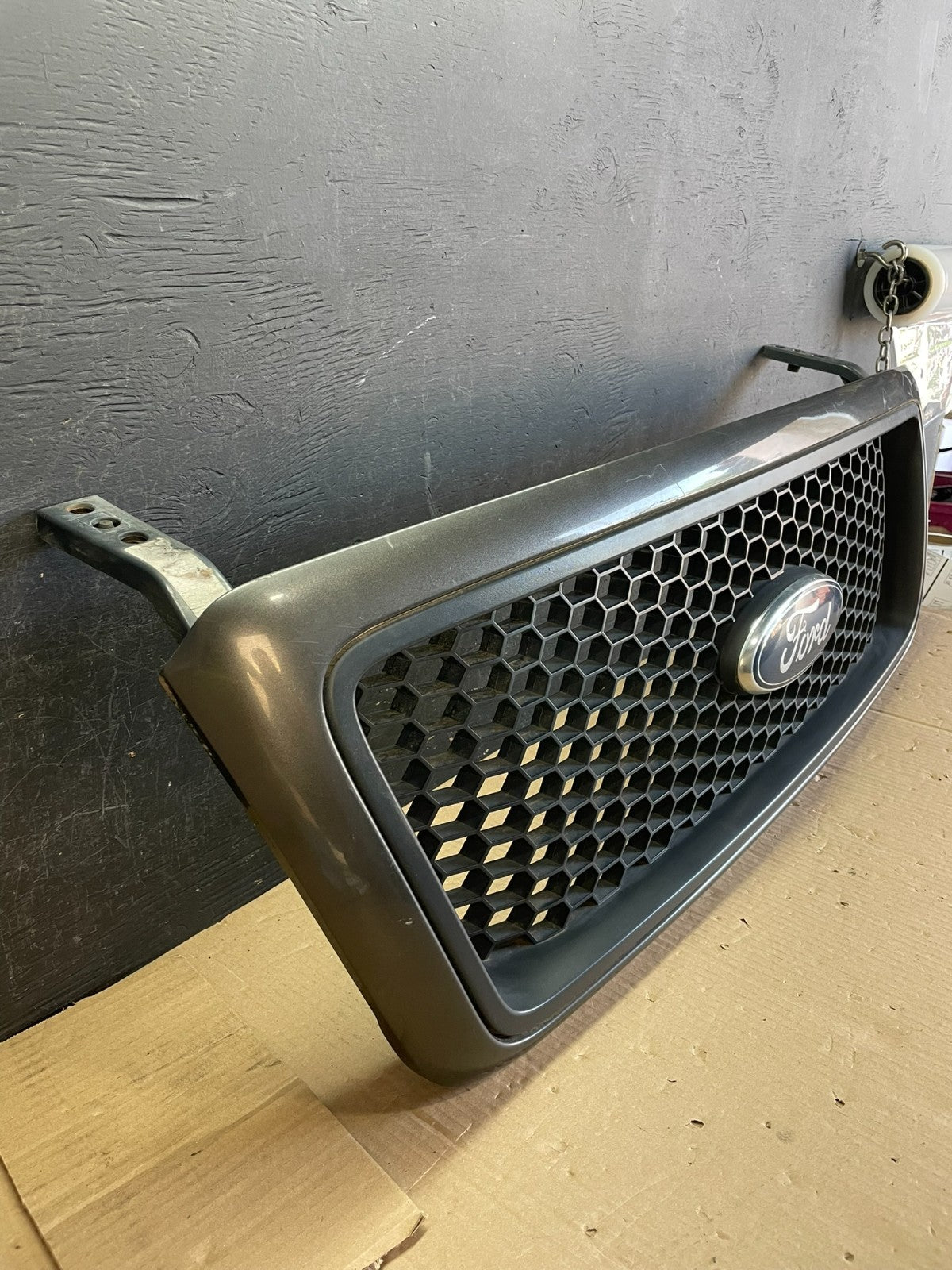 2004 to 2008 Ford F150 F-150 Front Upper Grill Grille AE3750 DG2