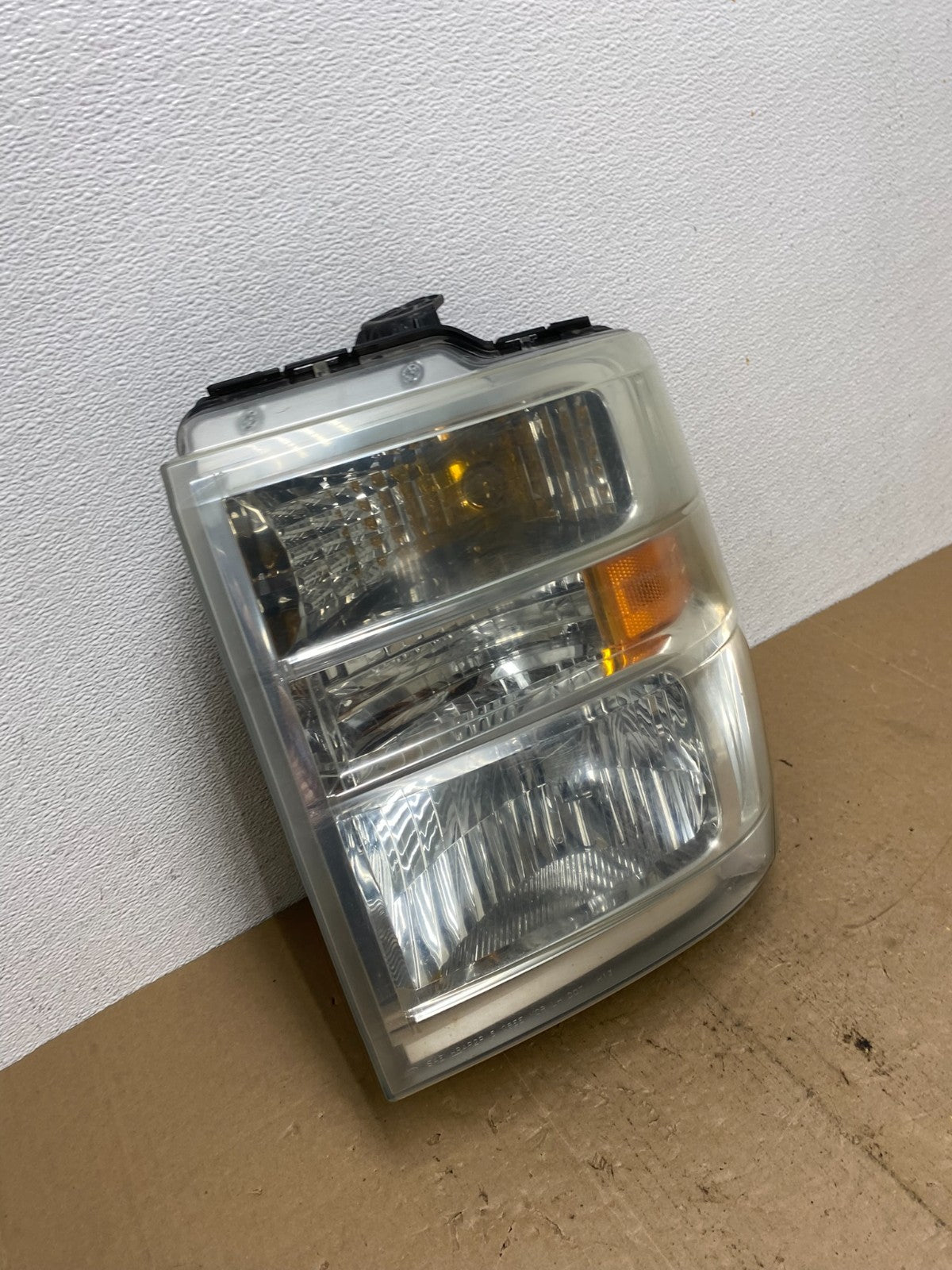 2008-2014 Ford Econoline E150 E250 E350 Left Driver LH Headlight AC5860 DW2
