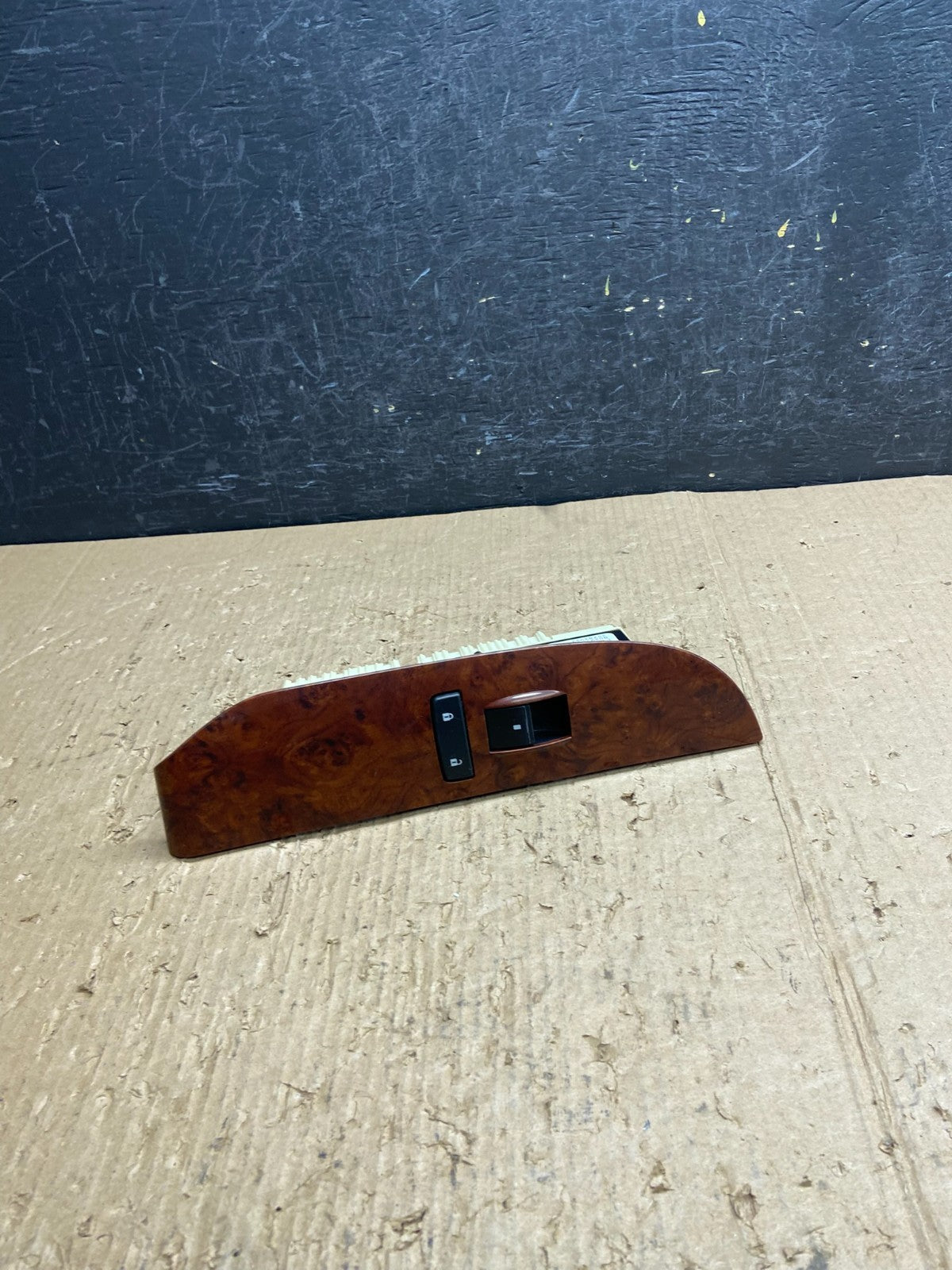 2007-2014 Tahoe Yukon Suburban Escalade Passenger Window Switch Control AF1655 D0